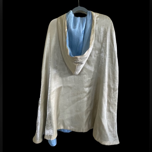 Reversible Cape - Picture 3 of 6